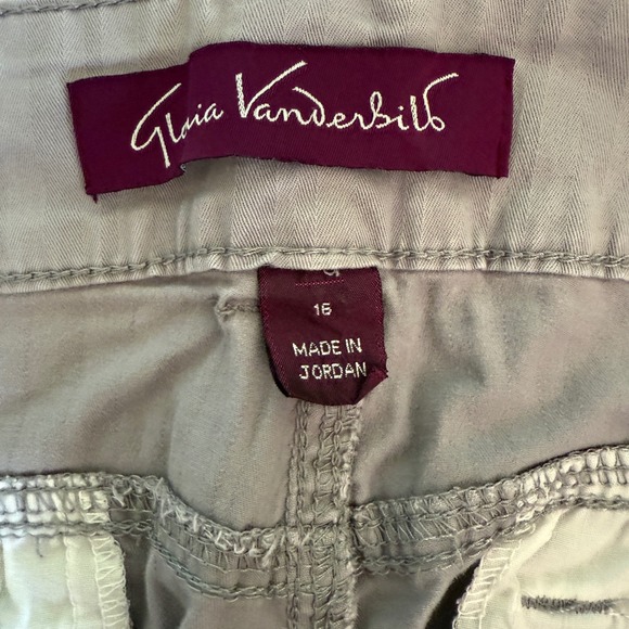 Gloria Vanderbilt Women's Shorts Size 16 Gray Bermuda Style‎ Casual Summer - Picture 3 of 6